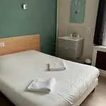 Hotel Aux Bons Amis