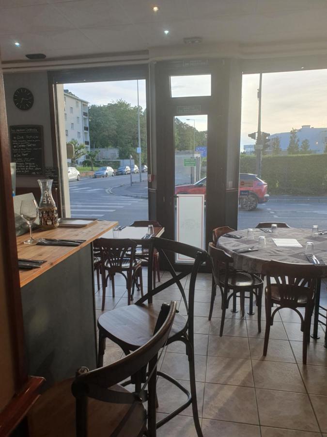 Hotel Aux Bons Amis